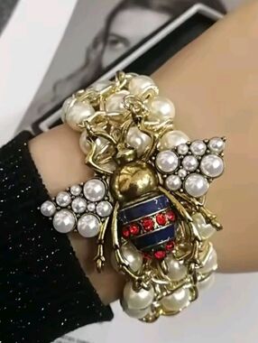 Gold and White Pearl Link Bracelet